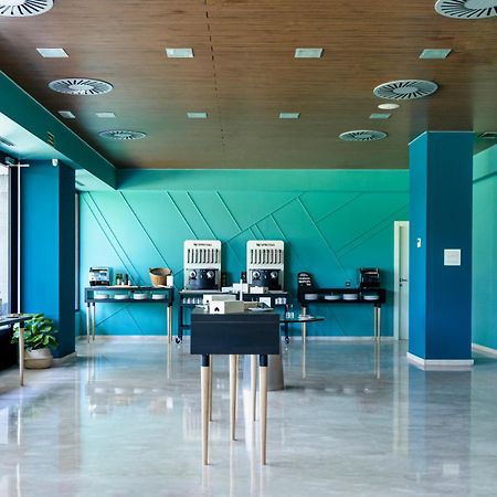 Azz Valencia Tactica Hotel Paterna Bagian luar foto