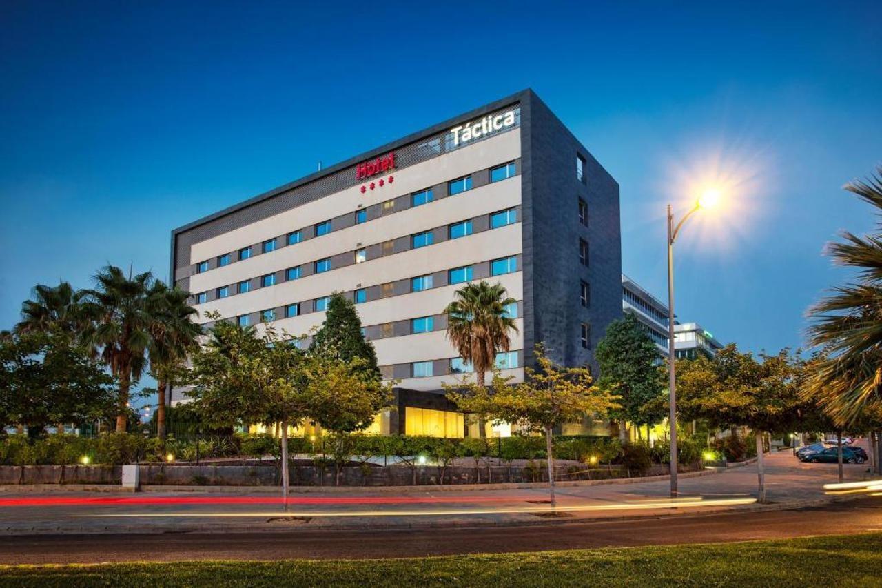Azz Valencia Tactica Hotel Paterna Bagian luar foto