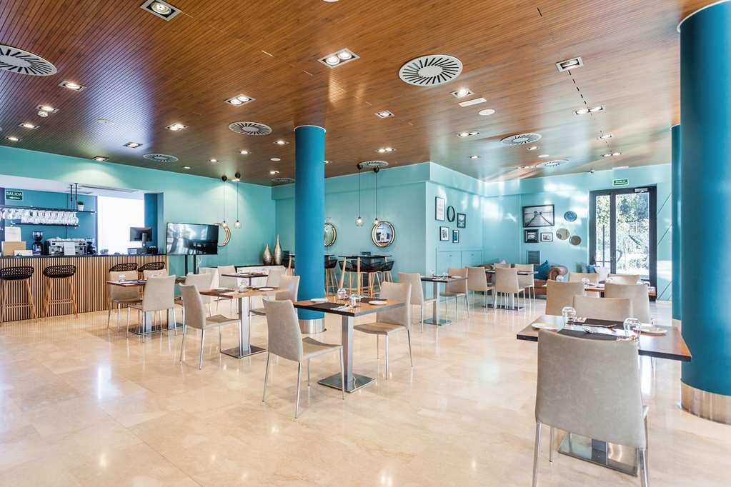 Azz Valencia Tactica Hotel Paterna Ruang foto