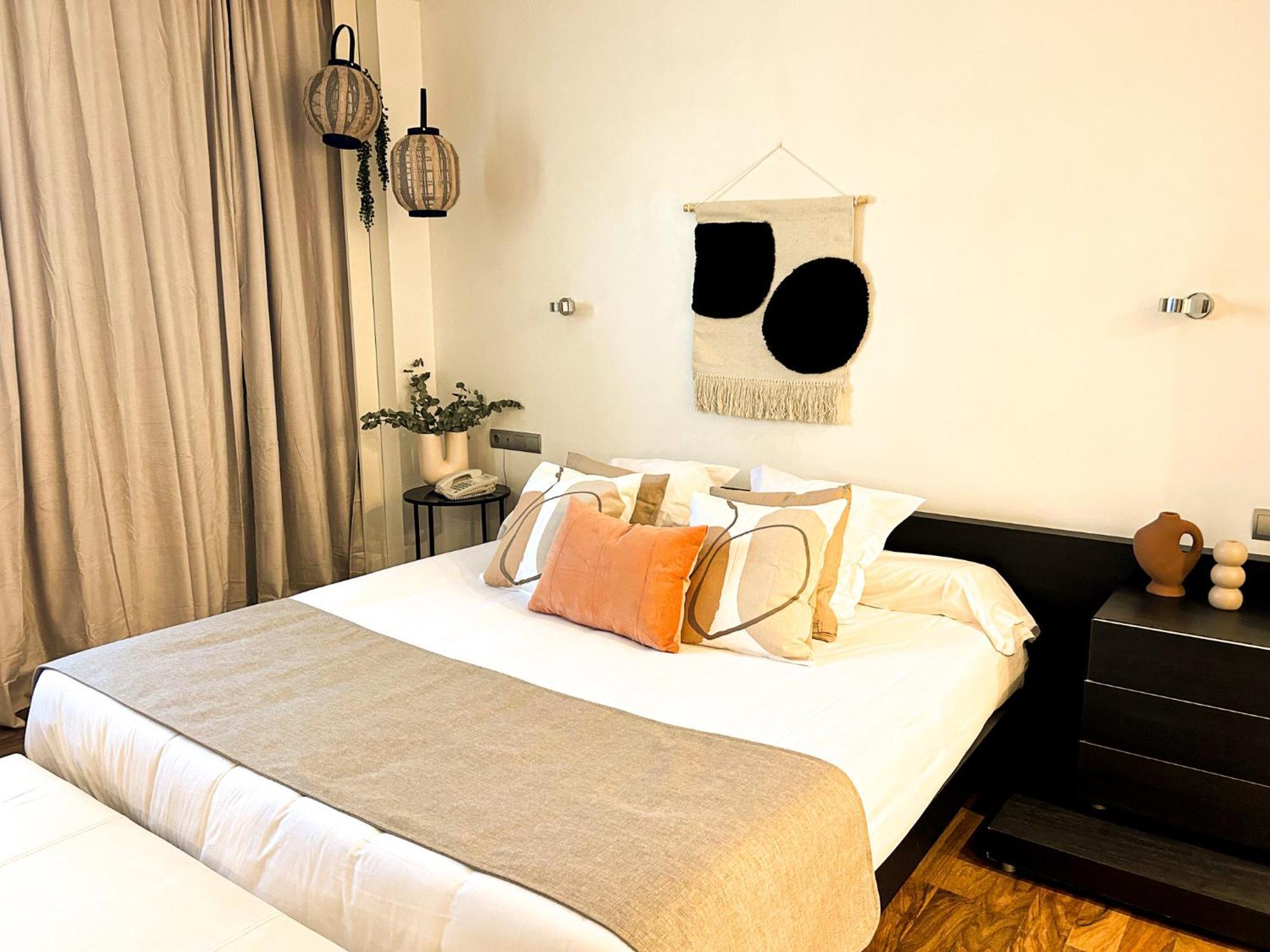 Azz Valencia Tactica Hotel Paterna Bagian luar foto