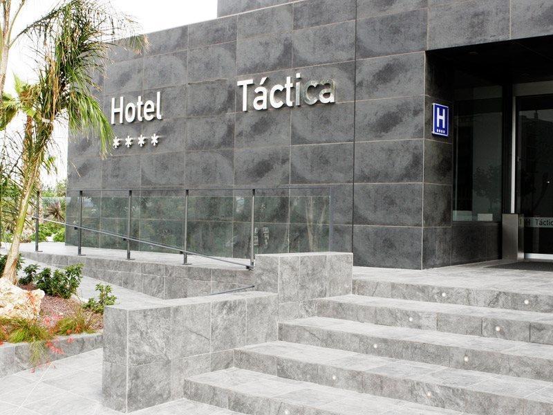Azz Valencia Tactica Hotel Paterna Bagian luar foto
