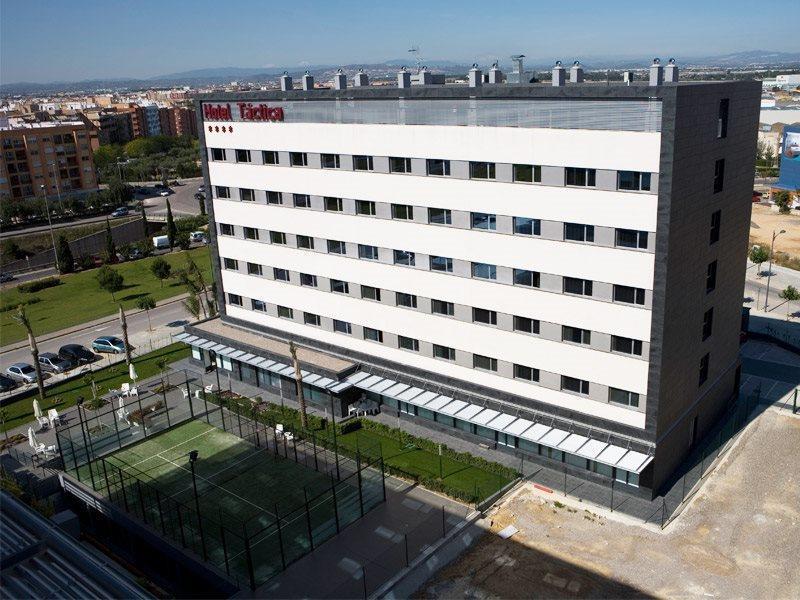 Azz Valencia Tactica Hotel Paterna Bagian luar foto