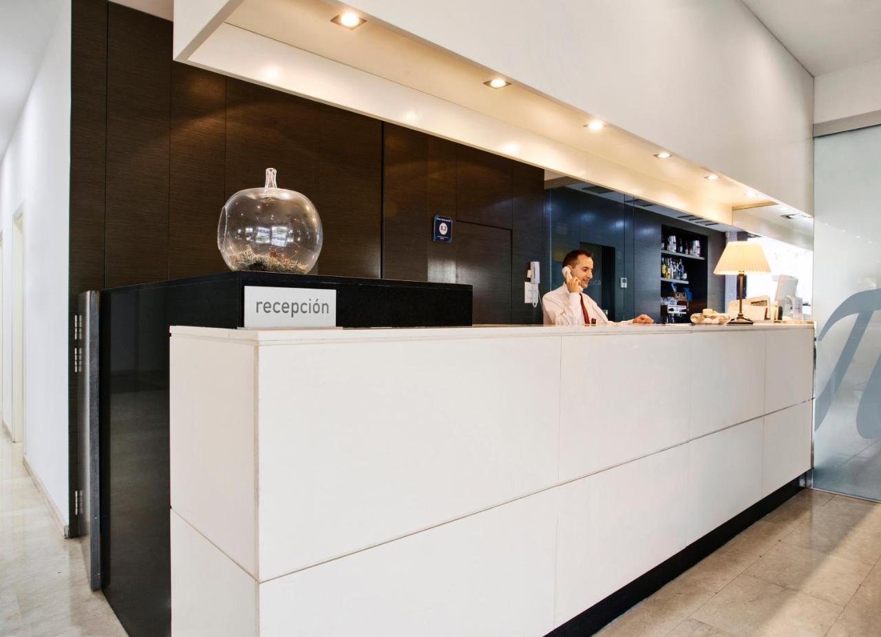 Azz Valencia Tactica Hotel Paterna Bagian luar foto