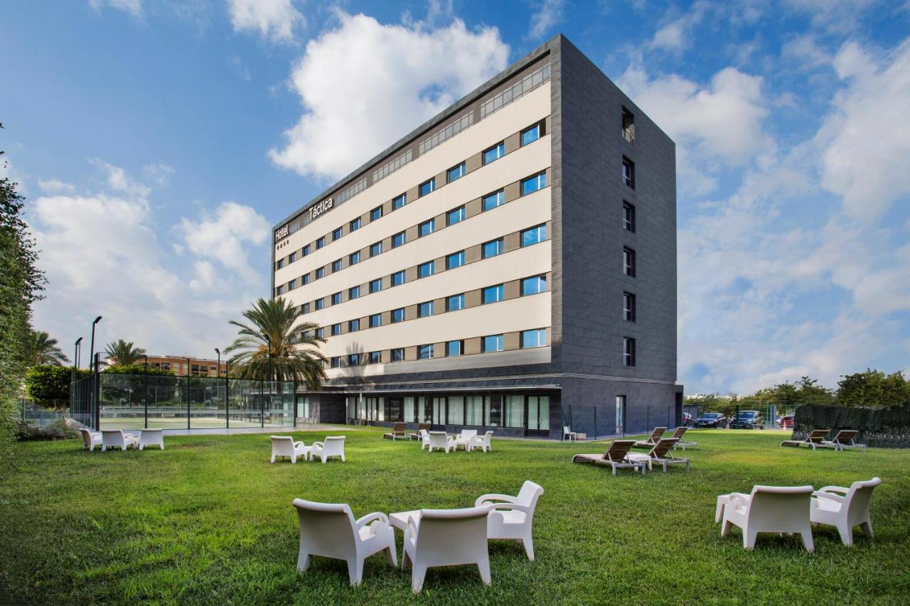 Azz Valencia Tactica Hotel Paterna Bagian luar foto