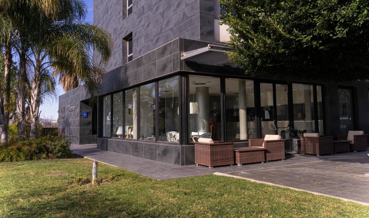 Azz Valencia Tactica Hotel Paterna Bagian luar foto