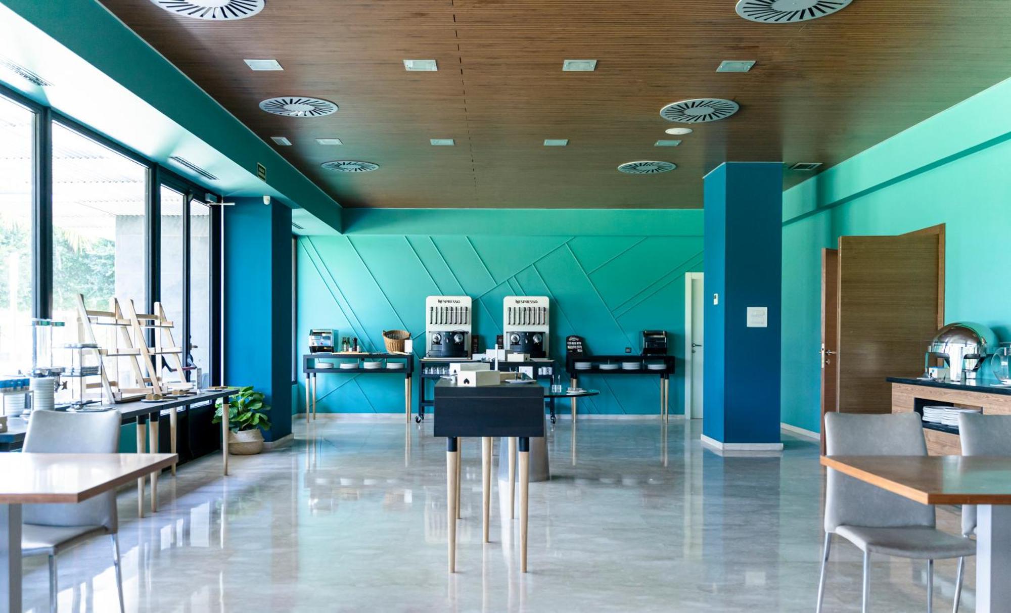 Azz Valencia Tactica Hotel Paterna Bagian luar foto
